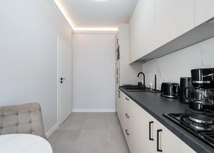 Plaza 45 Apartment *